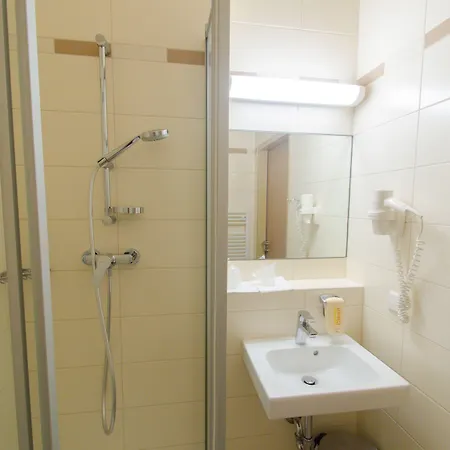 Otel Jufa 3*